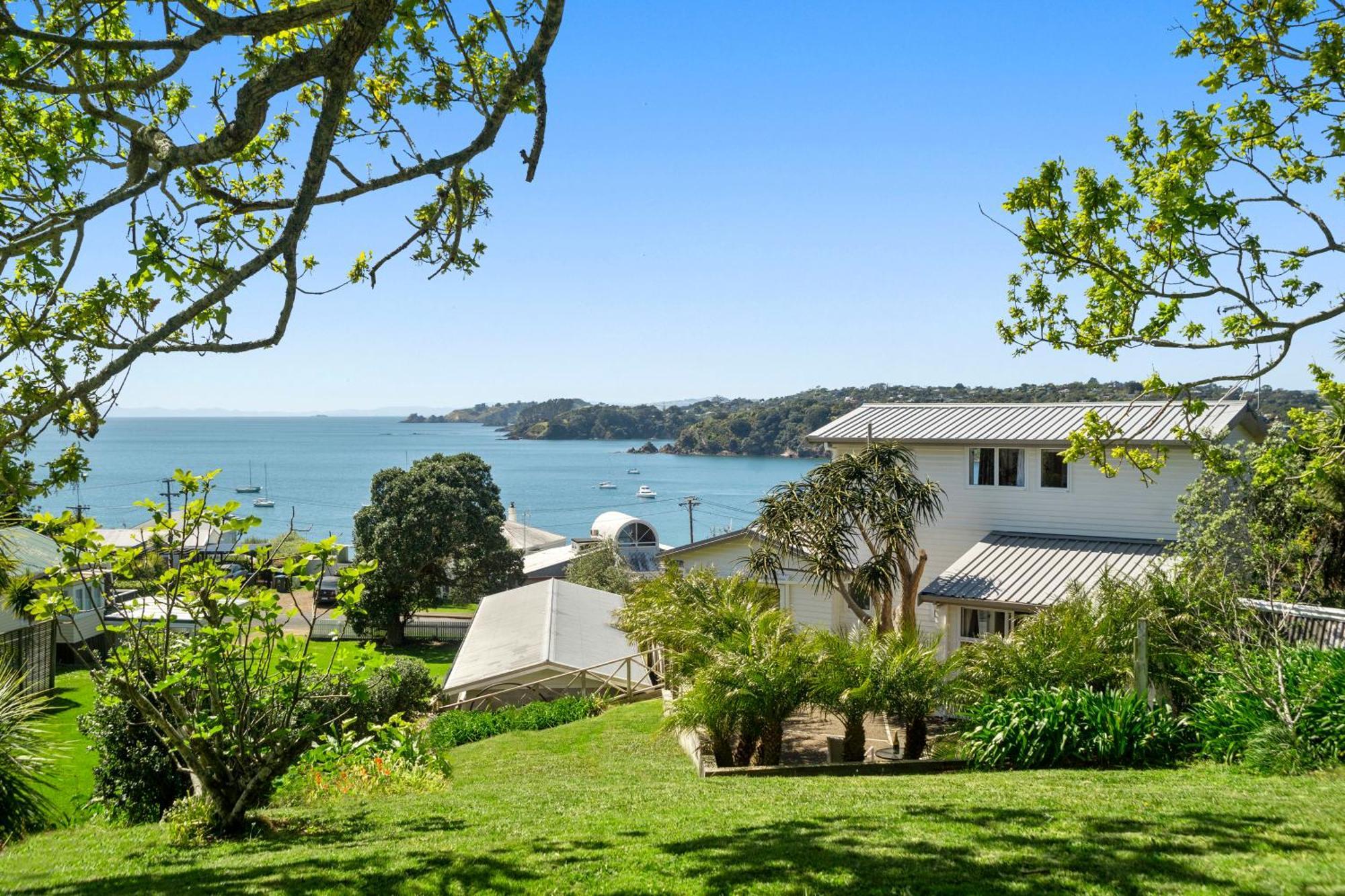 Oneroa Bay View Apartment Buitenkant foto